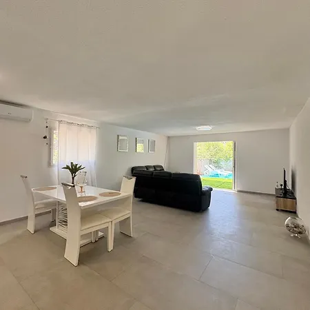 Avec Piscine 4 Pers Villa
